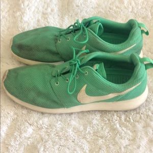 Green Nike Roshe Runs Size 12